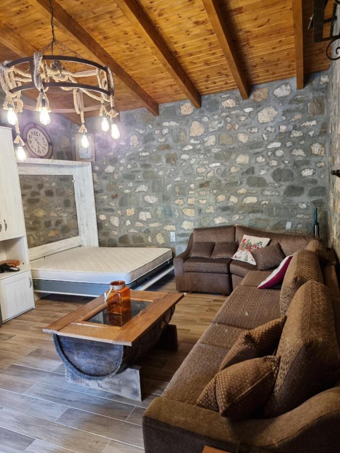 House With Big Garden And Barbeque In Nature Vourgareli Dış mekan fotoğraf