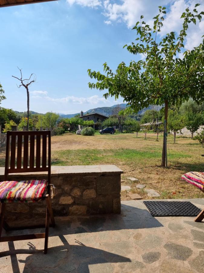 House With Big Garden And Barbeque In Nature Vourgareli Dış mekan fotoğraf