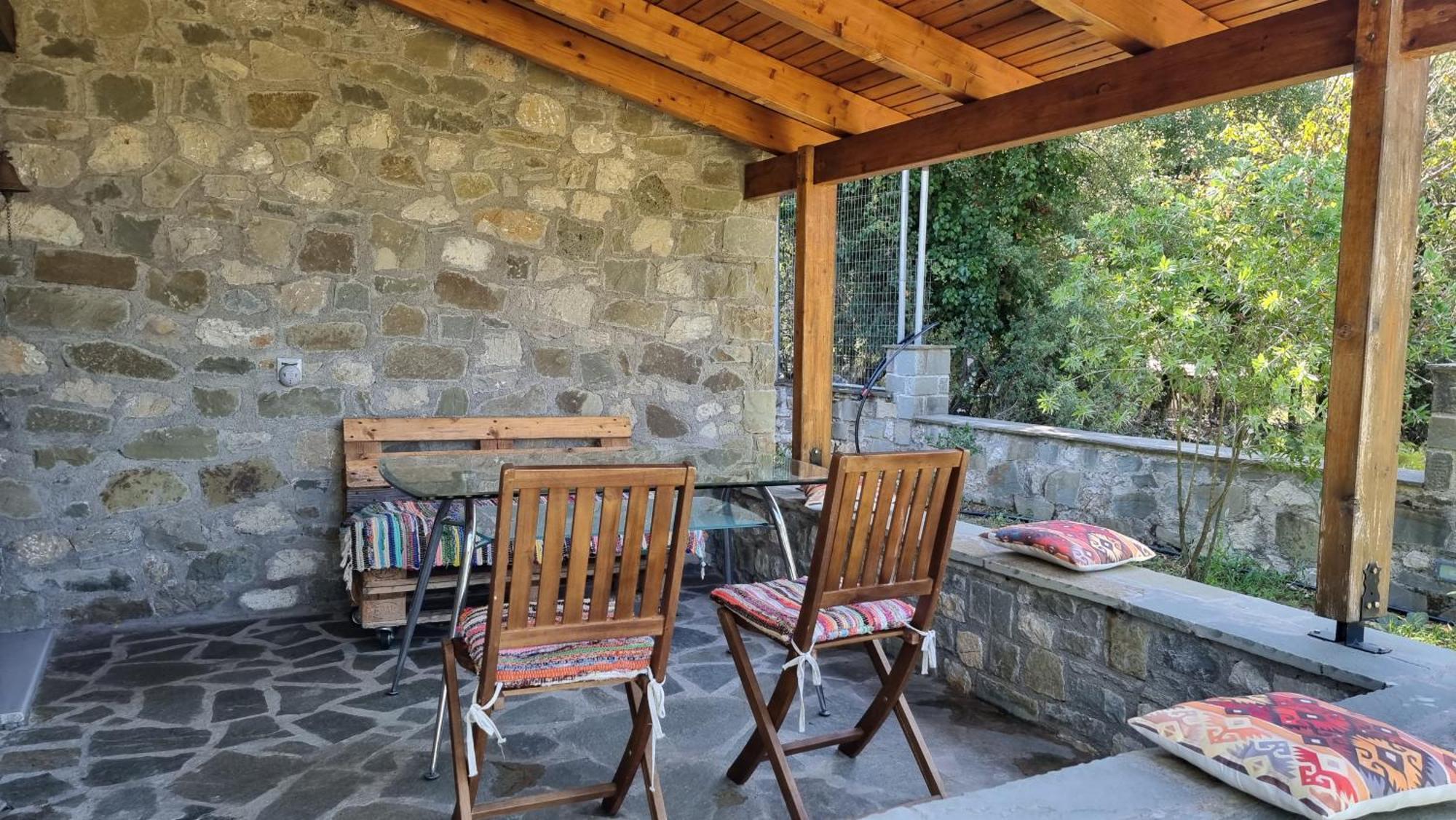 House With Big Garden And Barbeque In Nature Vourgareli Dış mekan fotoğraf