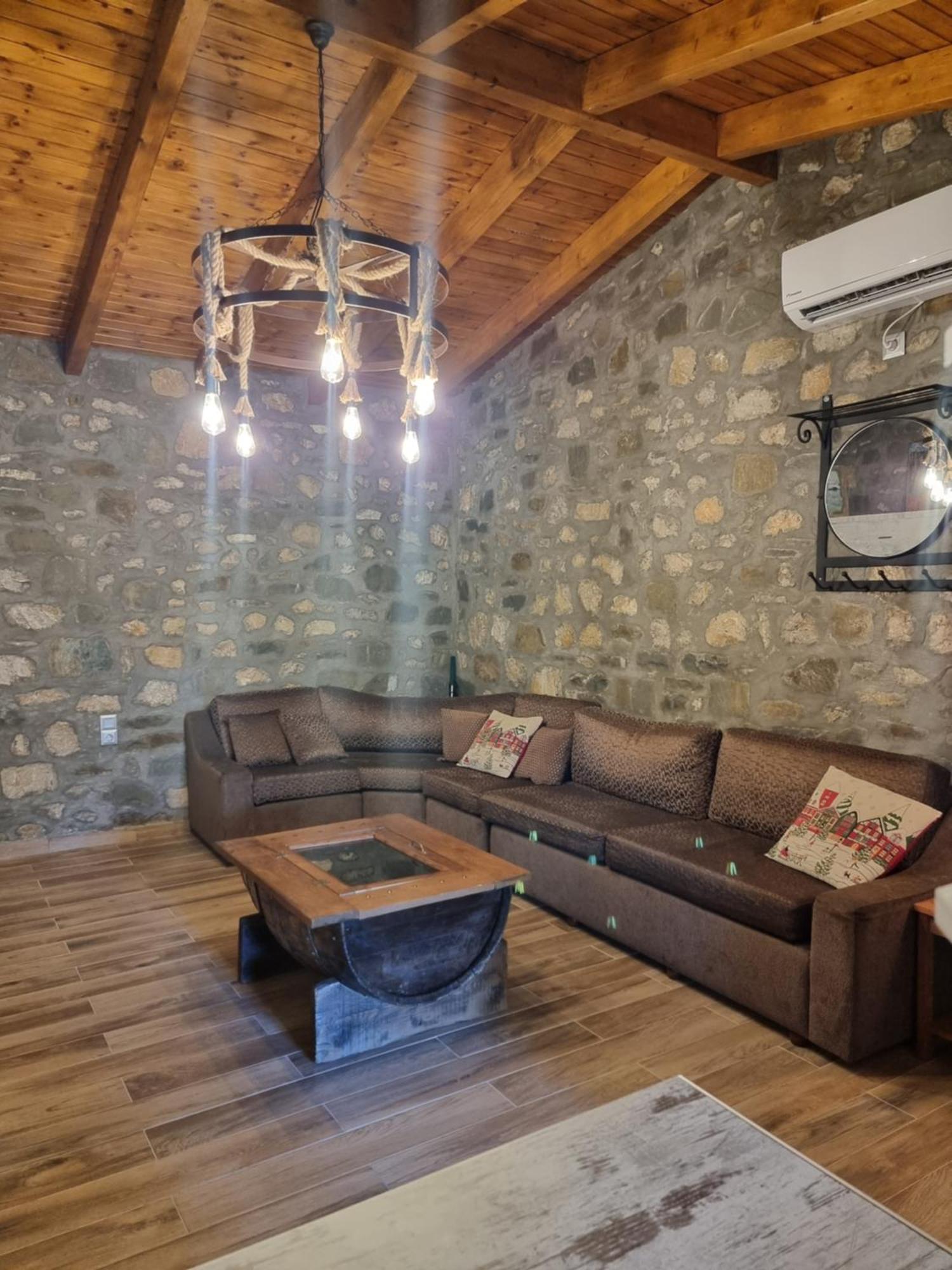 House With Big Garden And Barbeque In Nature Vourgareli Dış mekan fotoğraf