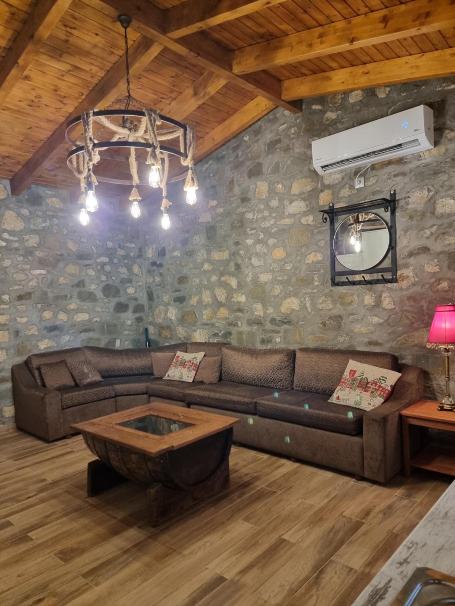 House With Big Garden And Barbeque In Nature Vourgareli Dış mekan fotoğraf