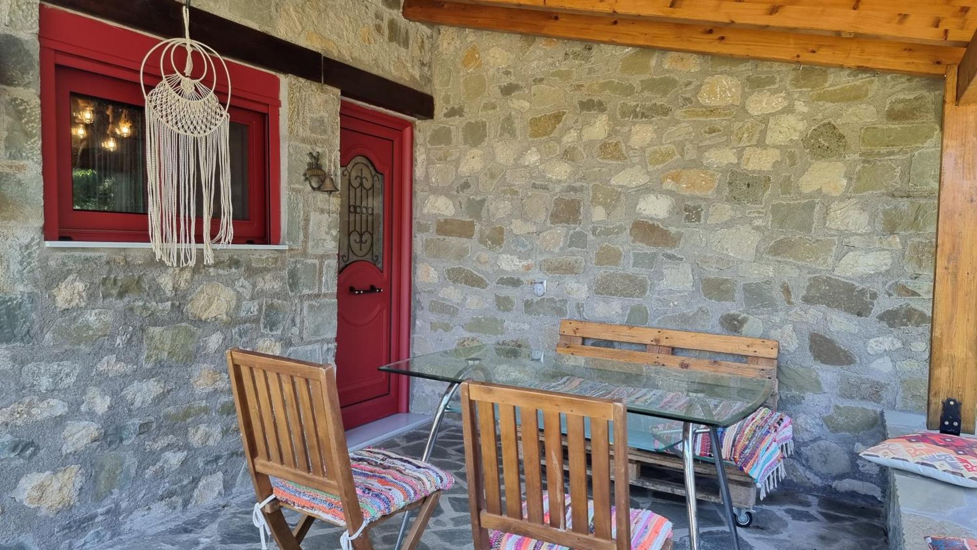 House With Big Garden And Barbeque In Nature Vourgareli Dış mekan fotoğraf