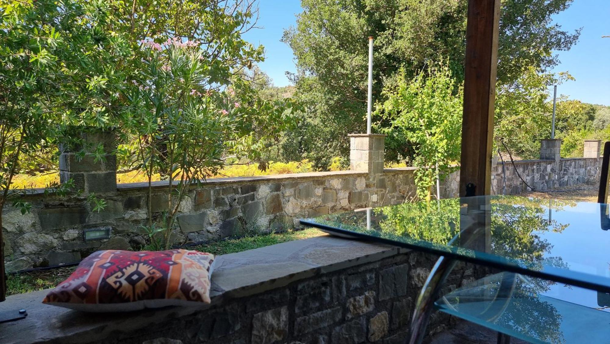 House With Big Garden And Barbeque In Nature Vourgareli Dış mekan fotoğraf